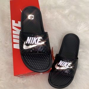 Nike slides all sizes 🎈Price firm🎈